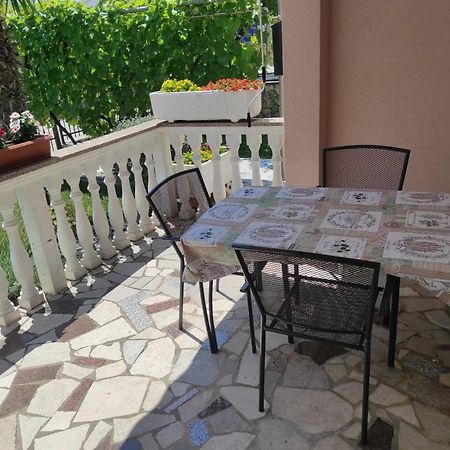 Apartmani Vesna Veglia Exterior foto