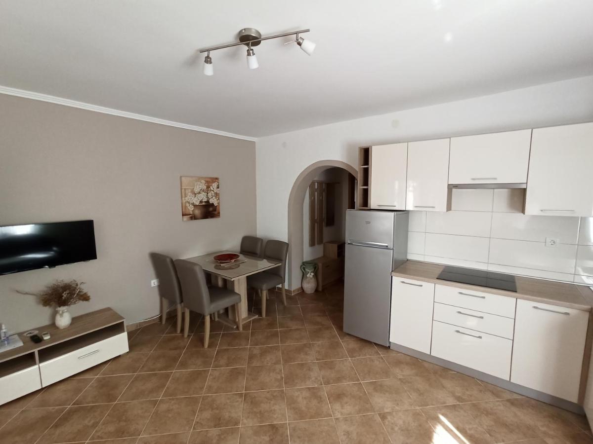 Apartmani Vesna Veglia Exterior foto
