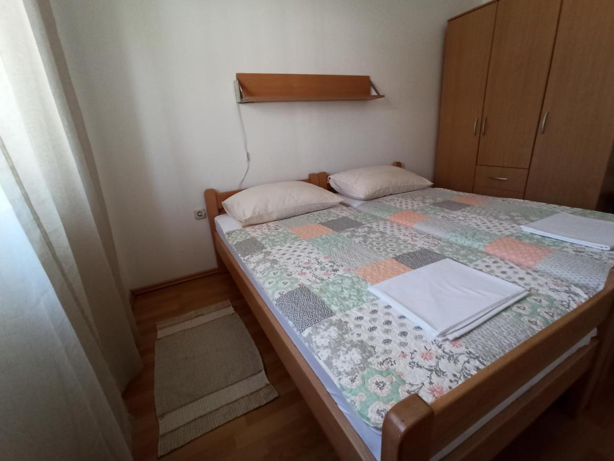 Apartmani Vesna Veglia Exterior foto