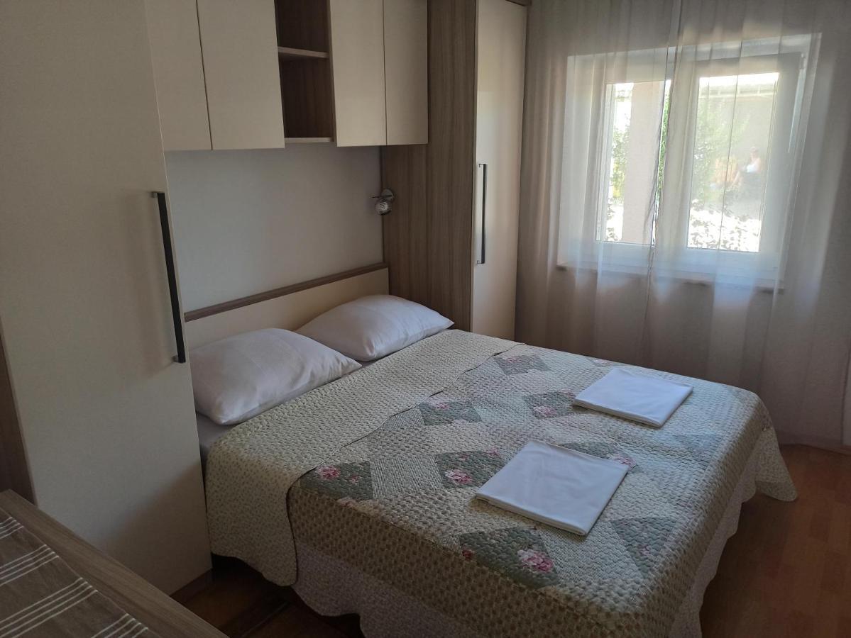 Apartmani Vesna Veglia Exterior foto