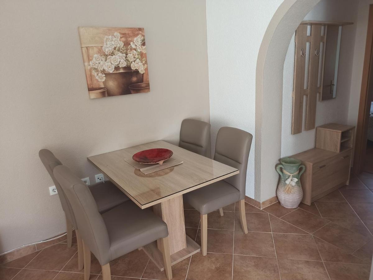 Apartmani Vesna Veglia Exterior foto
