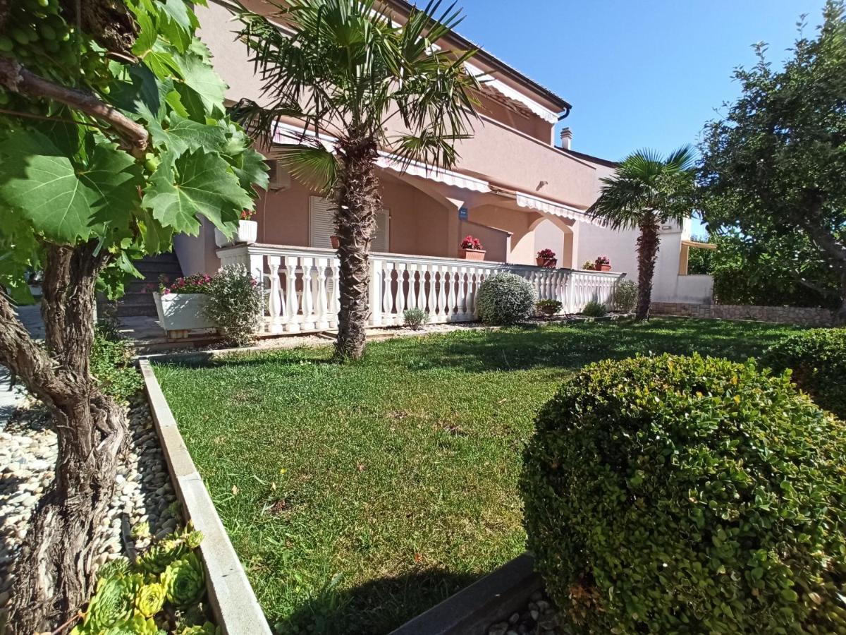 Apartmani Vesna Veglia Exterior foto