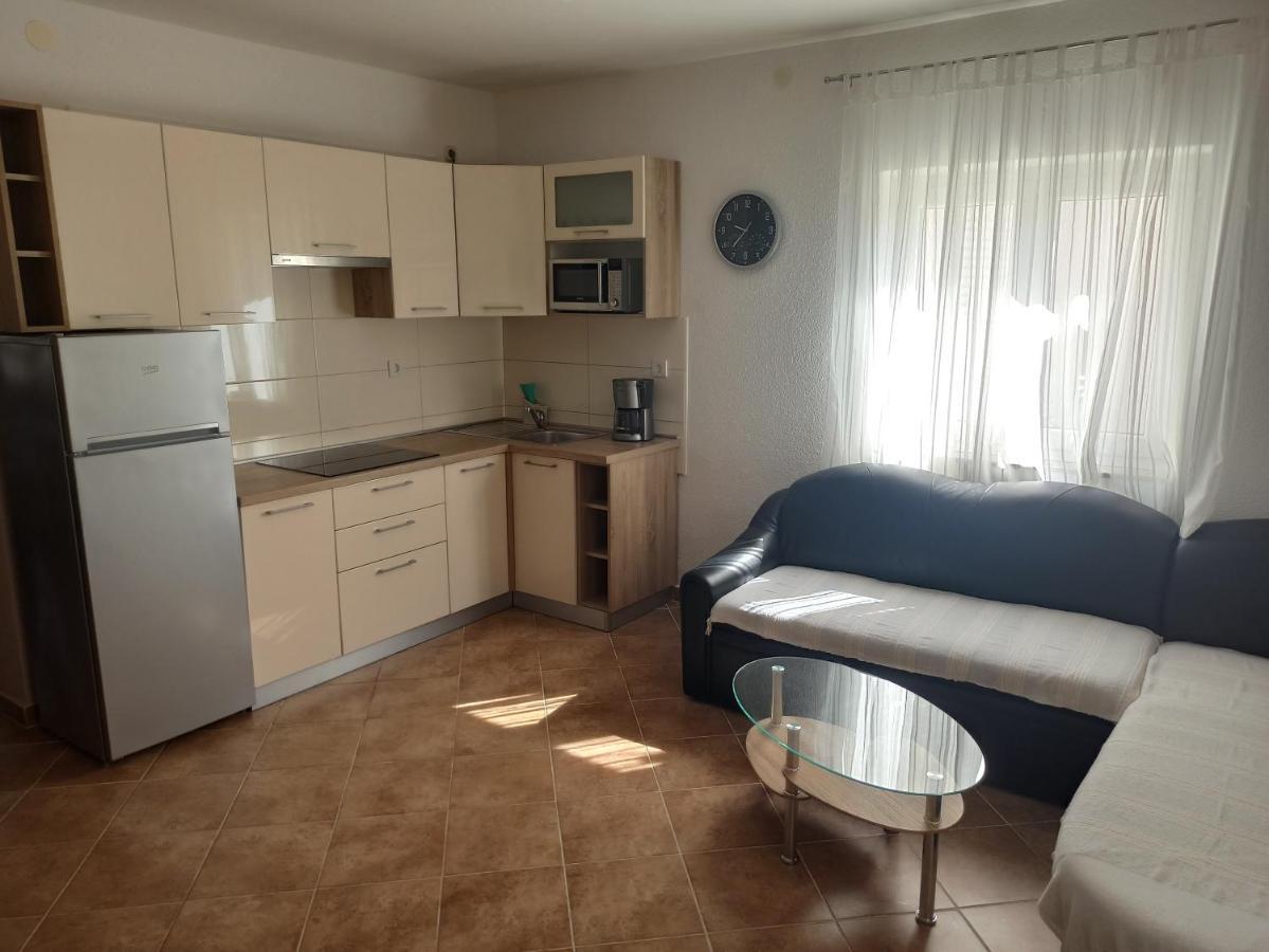Apartmani Vesna Veglia Exterior foto