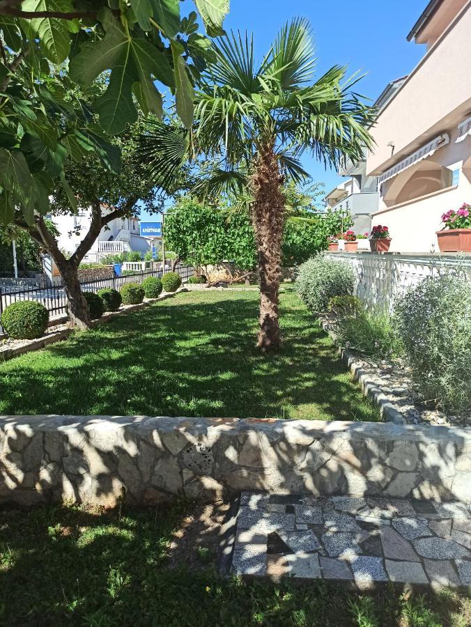 Apartmani Vesna Veglia Exterior foto