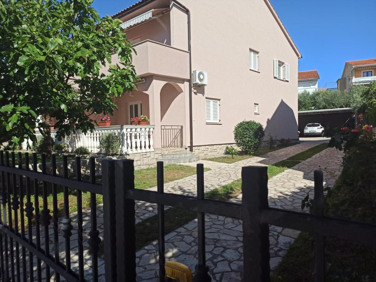 Apartmani Vesna Veglia Exterior foto