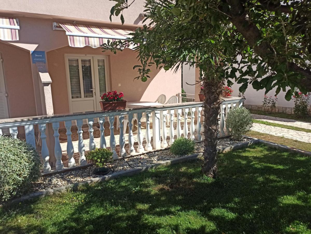 Apartmani Vesna Veglia Exterior foto