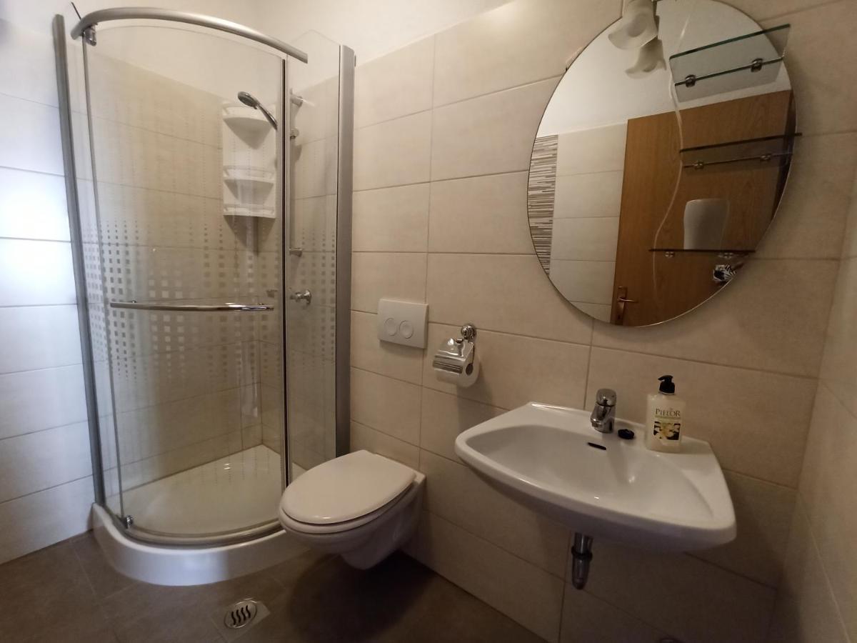Apartmani Vesna Veglia Exterior foto