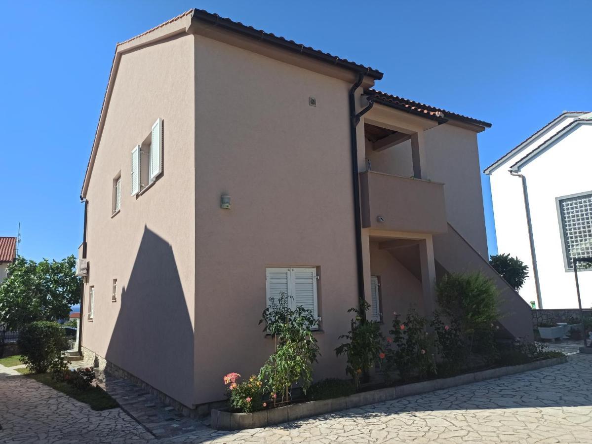 Apartmani Vesna Veglia Exterior foto