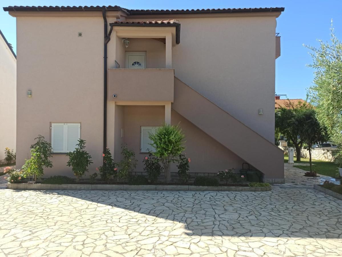 Apartmani Vesna Veglia Exterior foto