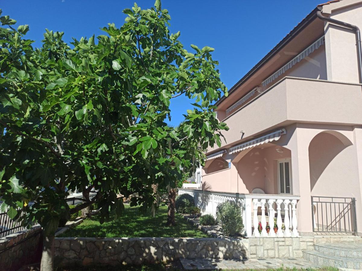 Apartmani Vesna Veglia Exterior foto