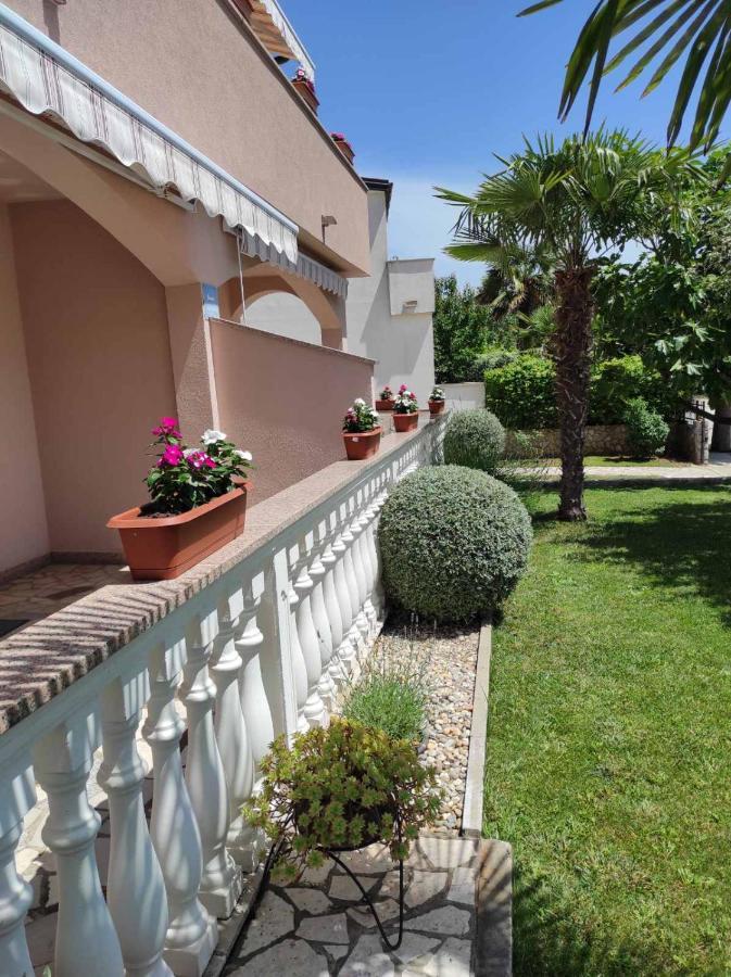 Apartmani Vesna Veglia Exterior foto
