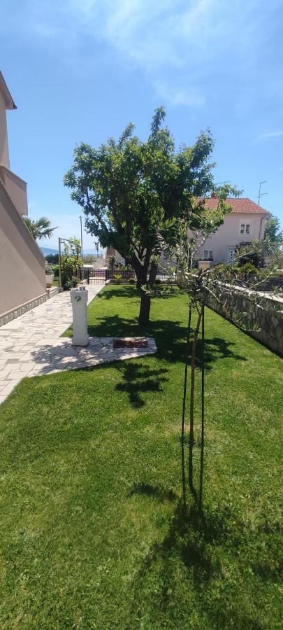 Apartmani Vesna Veglia Exterior foto