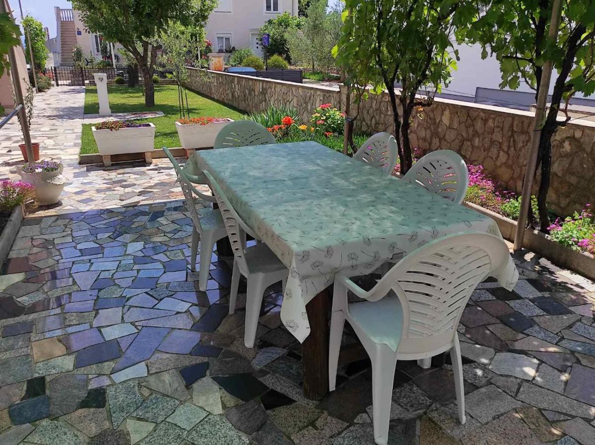 Apartmani Vesna Veglia Exterior foto